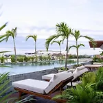 Serenity Luxe Jacuzzi